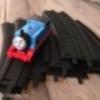 Thomas mozdog (megy) és sínek 1ftról